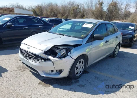 2016 Ford Focus S z USA, uszkodzony, nr VIN 1FADP3E25GL356662